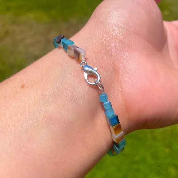 Beautiful Blue Bracelet - Picture 3 of 4